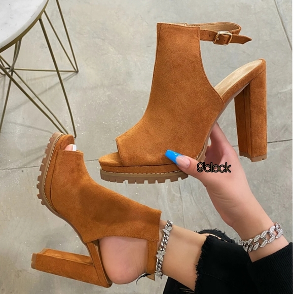 Just In 💓 Jackie's Heel  - Camel - Picture 2 of 3